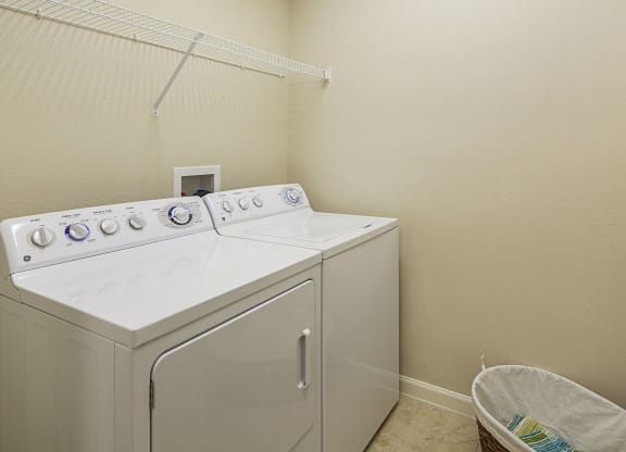 Laundry Room at Ultris Wynnfield Lakes, Jacksonville, FL,32246