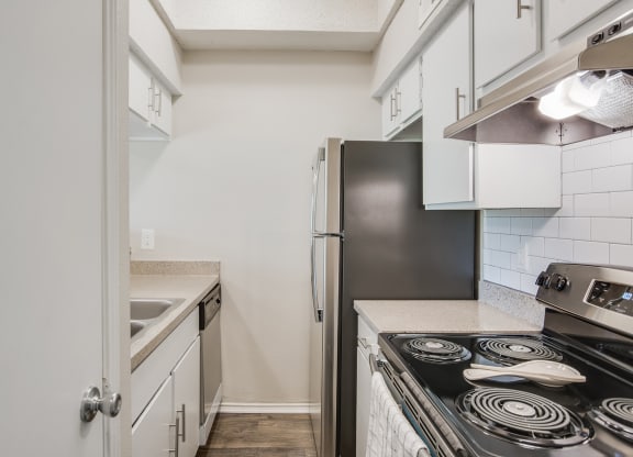 Kitchen in Unit 2A at Lakeridge Apartment Homes in Irving, Texas, TX