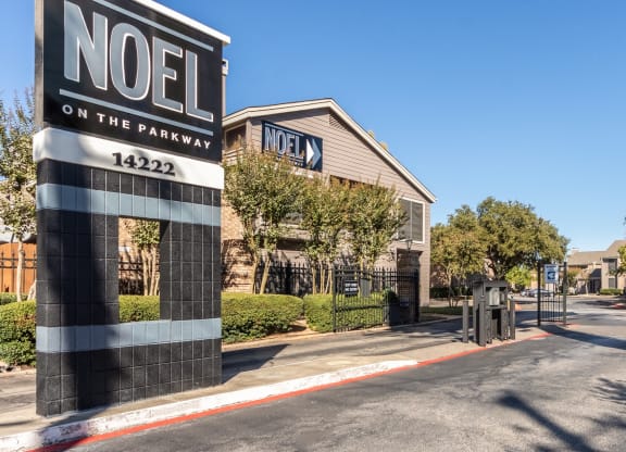 Entrance Monument Signage at Noel on the Parkway Apartments in Dallas, Texas, TX