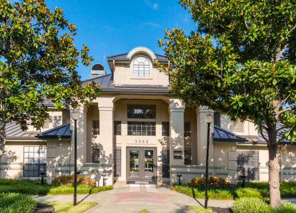 Leasing Office | Pavilion | Arlington, Texas Apartments