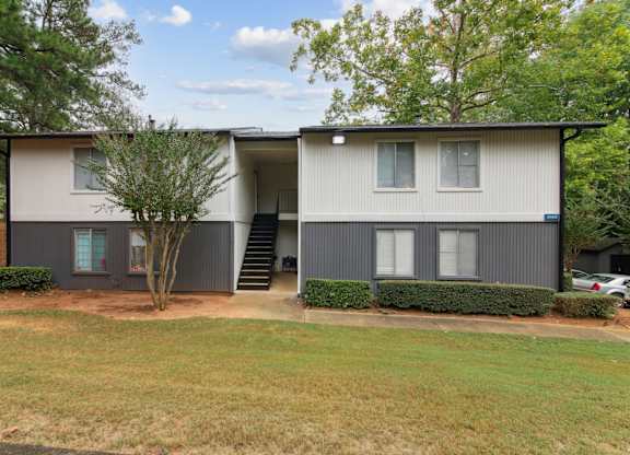 Riverwood Apartments in Roswell, GA Apartment Exterior