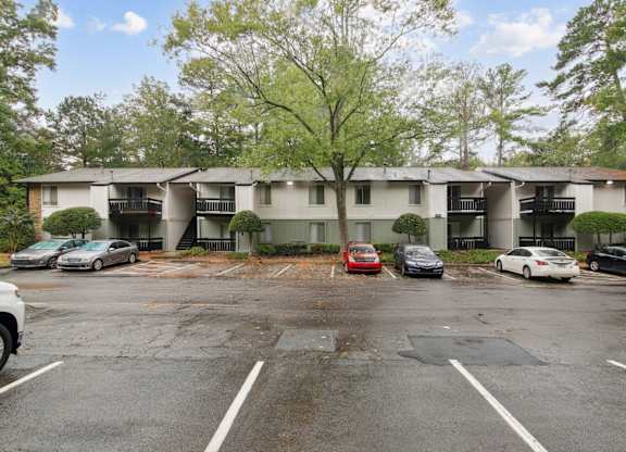 Riverwood Apartments in Roswell, GA Building Exterior