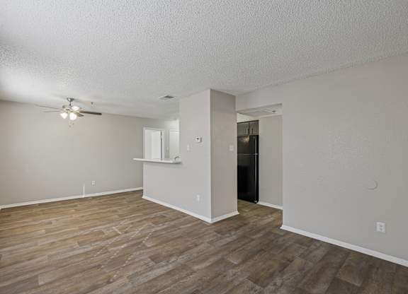 Rustic Oaks Apartments in Wylie, Tx living room