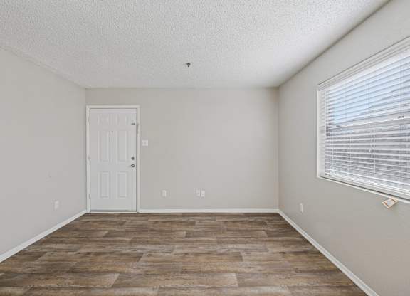 Rustic Oaks Apartments in Wylie, Tx living room