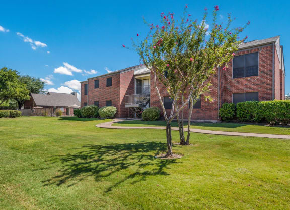 Apartment Exterior | Rustic Oaks | Wylie TX