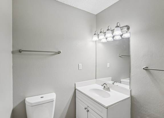 Standford Village Apartments in Norcross, GA Bathroom