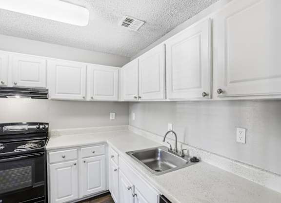 Standford Village Apartments in Norcross, GA Kitchen