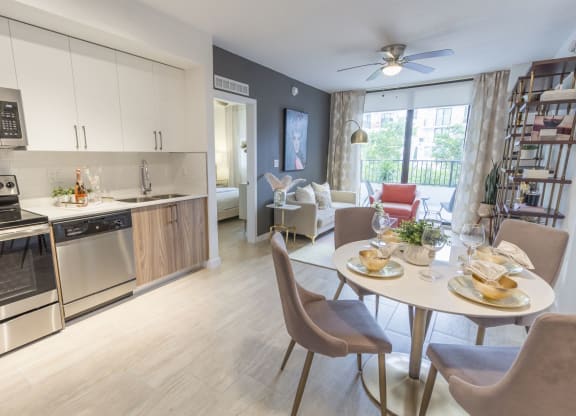 Kitchen & Dining at Twenty2 West, Florida