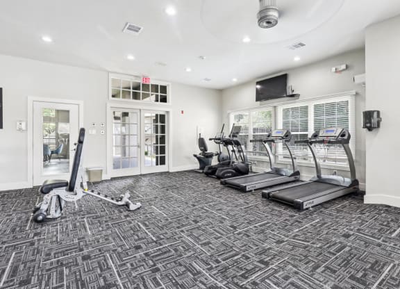 the gym at Jefferson Creek in Irving, TX
