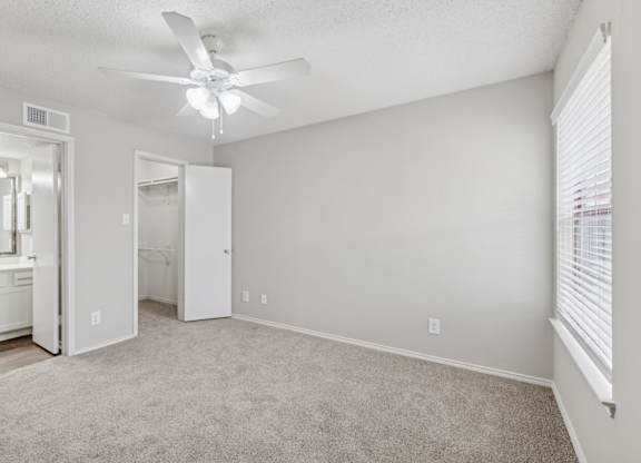 B1 bedroom at Jefferson Place in Irving, Tx