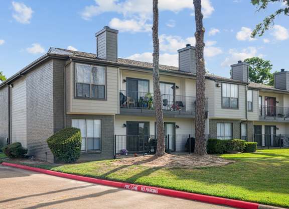 Willow Brook Crossing in Houston, TX Exterior