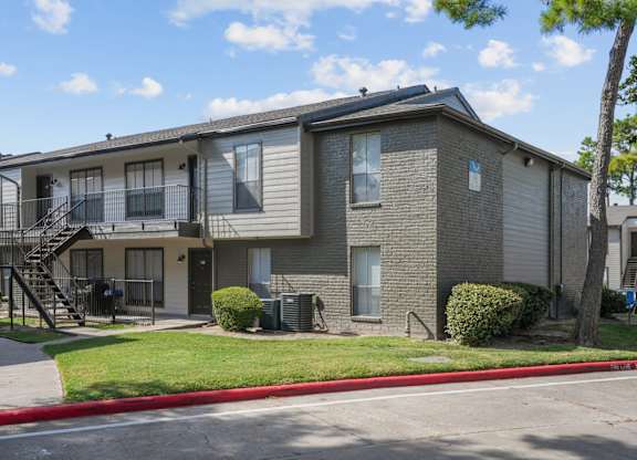 Willow Brook Crossing in Houston, TX Exterior