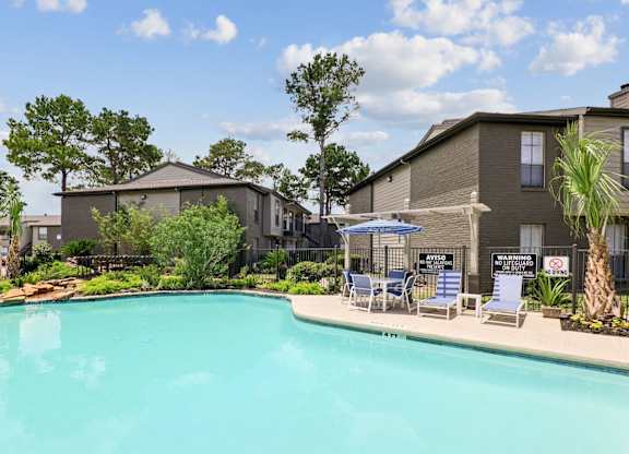 Pool at Willow Brook Crossing in Houston, TX