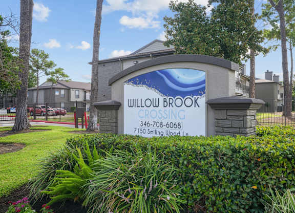 Willow Brook Crossing in Houston, TX Exterior