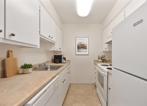 Kitchen Space at Breckenridge Village Apartments, Sacramento