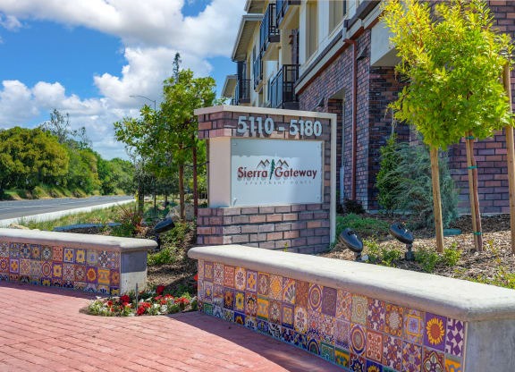 Monument sign at the corner of Sierra College and Rocklin Road