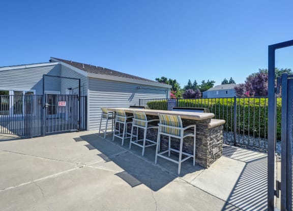Gas BBQ Grilling Area at Silverstone Apartments, Davis, CA, 95618