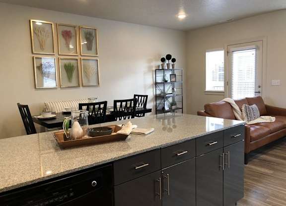 bar in kitchen