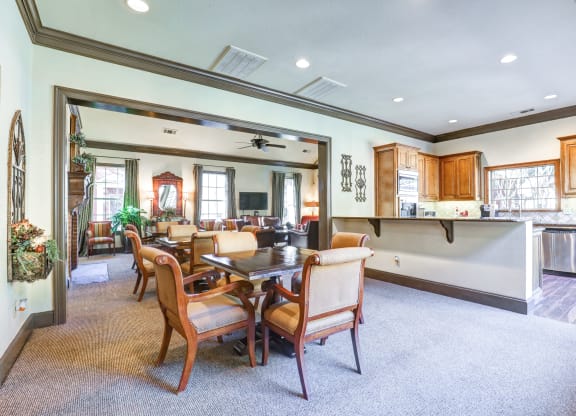 SaddleBrook apartments in Dallas, TX 1,2 & 3 Bedroom Apartment Homes.