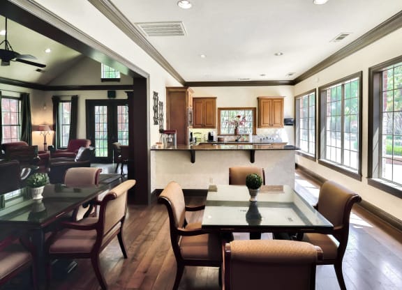 SaddleBrook apartments in Dallas, TX 1,2 & 3 Bedroom Apartment Homes.