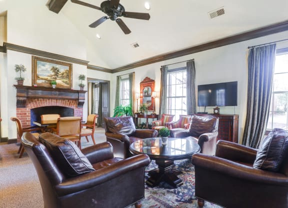 SaddleBrook apartments in Dallas, TX 1,2 & 3 Bedroom Apartment Homes.