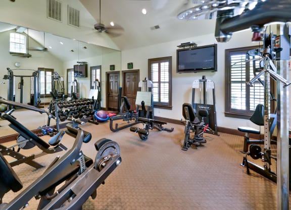 SaddleBrook apartments in Dallas, TX 1,2 & 3 Bedroom Apartment Homes.