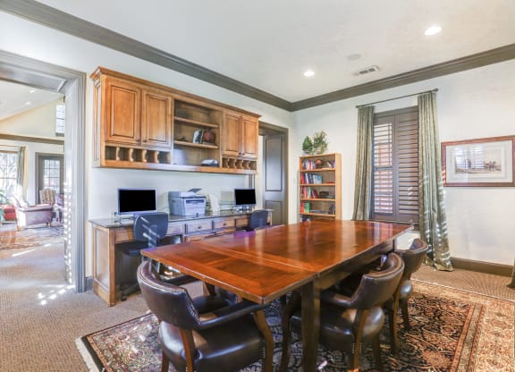 SaddleBrook apartments in Dallas, TX 1,2 & 3 Bedroom Apartment Homes.