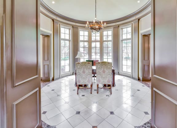 SaddleBrook apartments in Dallas, TX 1,2 & 3 Bedroom Apartment Homes.
