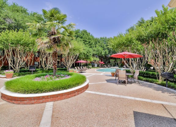 SaddleBrook apartments in Dallas, TX 1,2 & 3 Bedroom Apartment Homes.