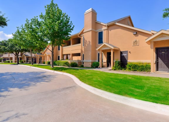 Quiet neighborhood at The Winsted at Valley Ranch in Irving, TX, For Rent. Now leasing 1 and 2 bedroom apartments.