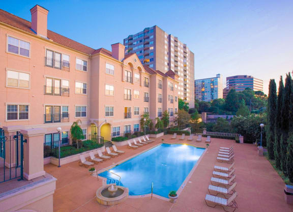 a swimming pool at the resort at potomac yard
