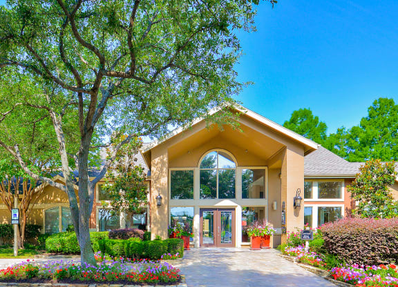 Spacious grounds at the entrance to The Winsted at Valley Ranch in Irving, TX, For Rent. Now leasing 1 and 2 bedroom apartments.