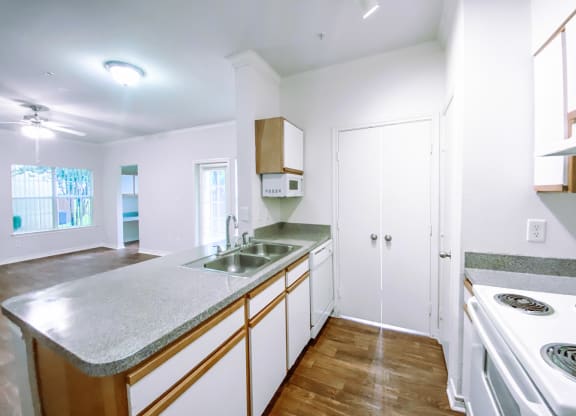 Ample counter top space at Tuscany Square Apartments in North Dallas, TX. Now leasing studios, 1 and 2 bedroom apartments.