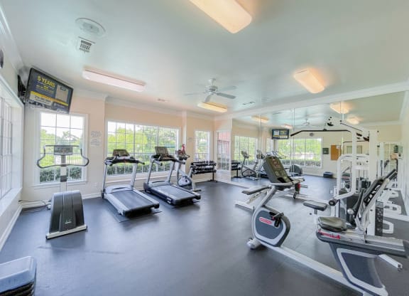 A high energy fitness center for residents at Turnberry Isle Apartments in Dallas, TX offers 1,2 and 3 Bedroom Apartment Homes.