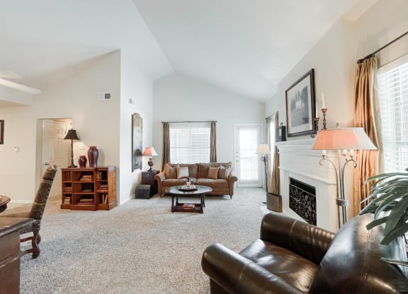 SaddleBrook apartments in Dallas, TX 1,2 & 3 Bedroom Apartment Homes.