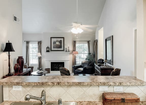 SaddleBrook apartments in Dallas, TX 1,2 & 3 Bedroom Apartment Homes.