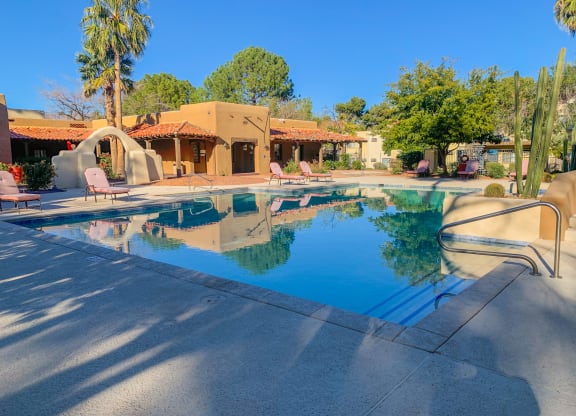 Sparkling pool at La Hacienda Apartments in Tucson, AZ!