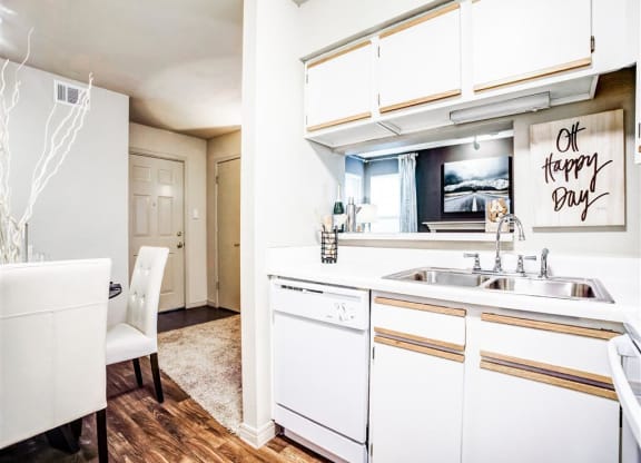 Riverside Park Apartments Tulsa For Rent Kitchen