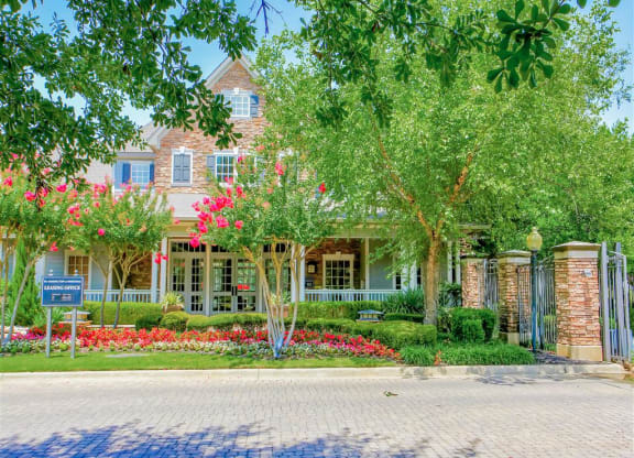 Lush curb appeal at The Remington at Memorial in Tulsa, OK, For Rent. Now leasing 1 and 2 bedroom apartments.
