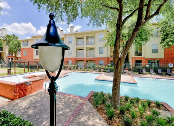 Resort style pool with hot tub at Montfort Place in North Dallas, TX, For Rent. Now leasing 1 and 2 bedroom apartments.