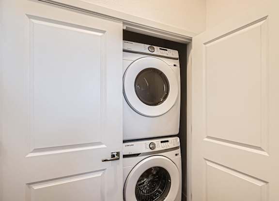 Full-Sized Washer And Dryer at Hampton Meridian, Apache Junction