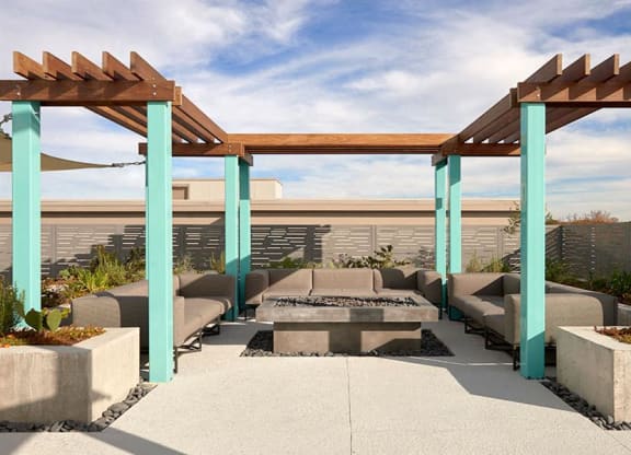 Outdoor Living Area Including Bbq'S And Fire Pits at Link Apartments® Canvas, Atlanta, GA