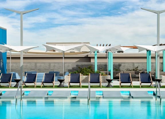 Swimming Pool With Relaxing Sundecks at Link Apartments® Canvas, Atlanta