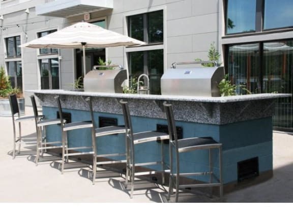 Barbecue And Grilling Station at Link Apartments® Canvas, Atlanta, GA