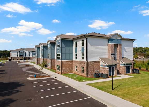 Peaks of Lexington Apartments External Drone Picture