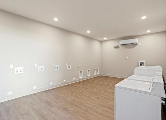 Peaks of Lexington Community Laundry Room