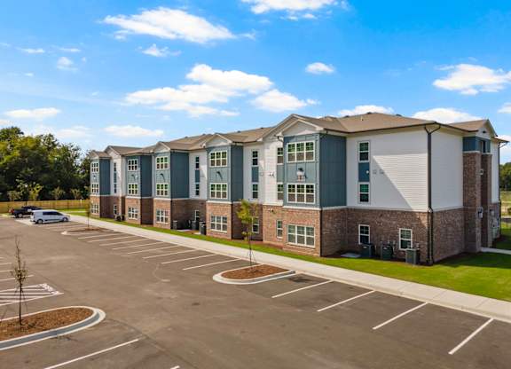 Peaks of Lexington Apartments External Drone Picture