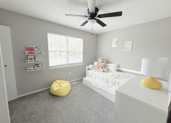 Reserve at Hillcrest Townhomes child's bedroom with stuffed animals