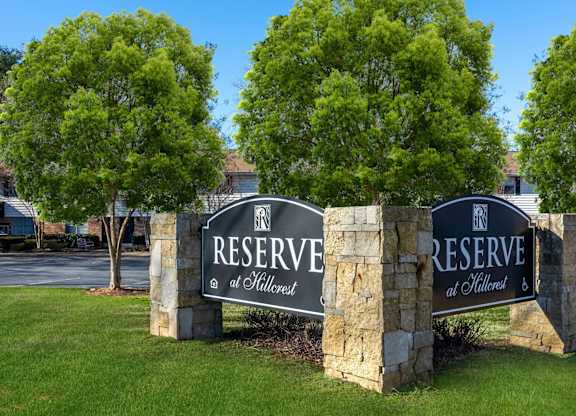 Reserve at Hillcrest monument sign