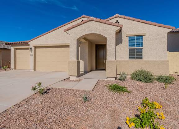 Spacious 3, 4, & 5 Bedroom Homes for rent.  Buckeye, Arizona.  Reserve at Westpark